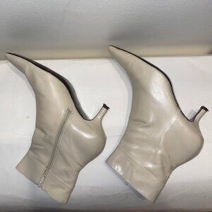 Nine West Sculpt Ankle Boot Ivory 2" Heel Size 8 M